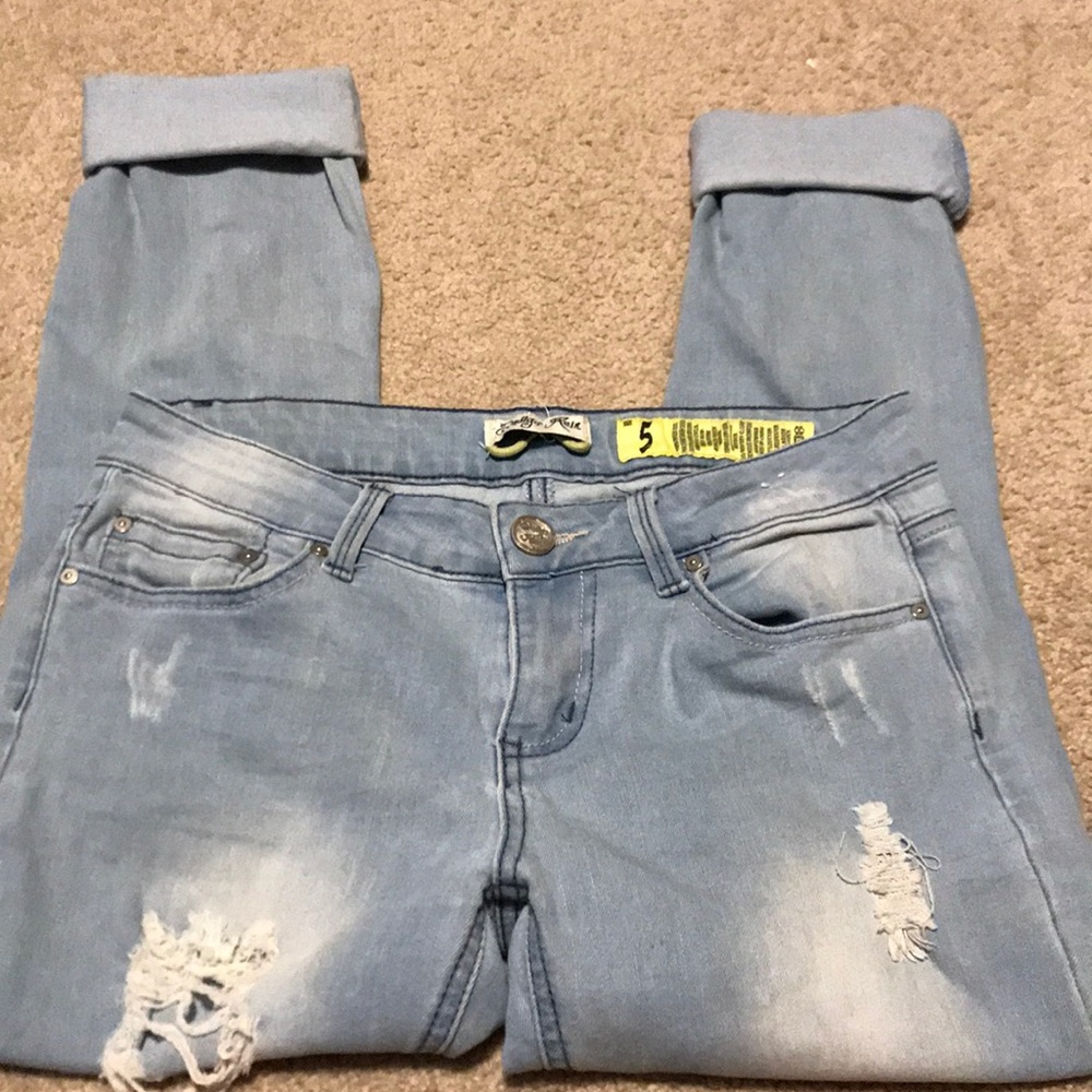 Skinny ripped crop jeans!